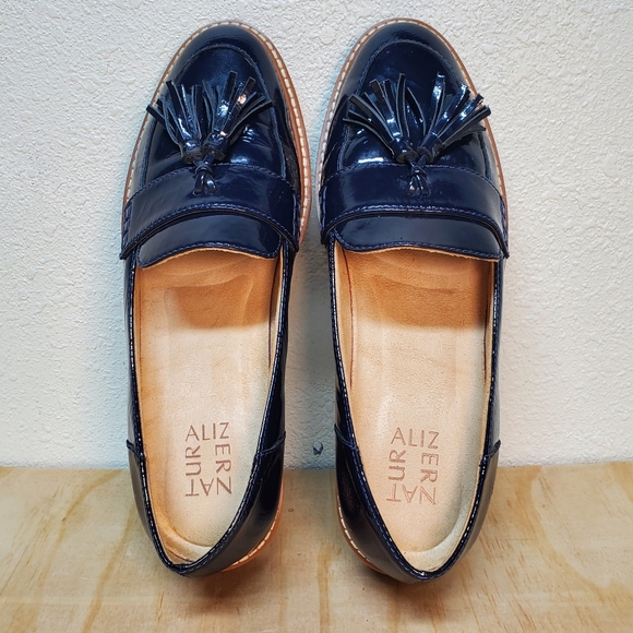 Naturalizer Navy Blue Patent Leather Platform Loafers Size 8 - Picture 11 of 16